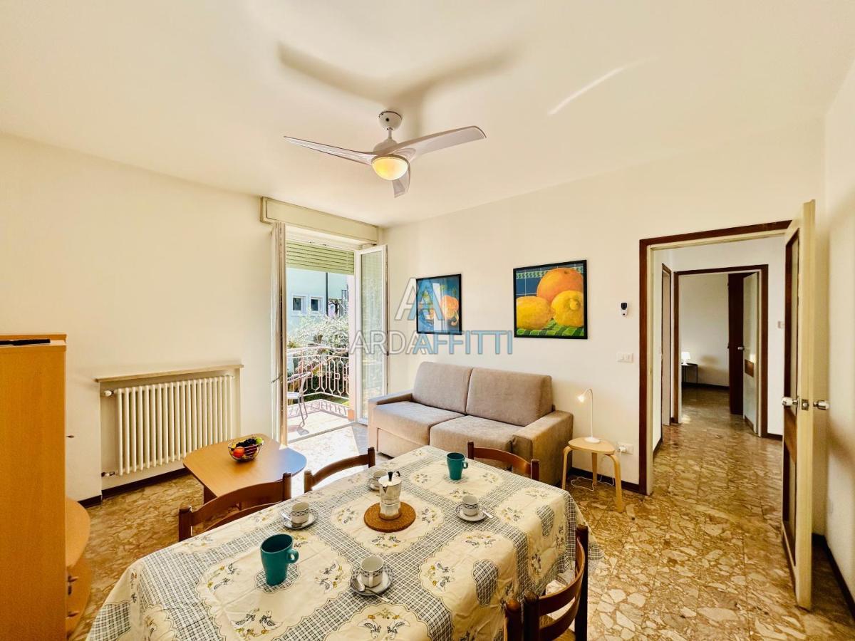 Ares Apartment - Vicino Al Lago Di Garda E Alla Stazione Treno Desenzano del Garda Kültér fotó