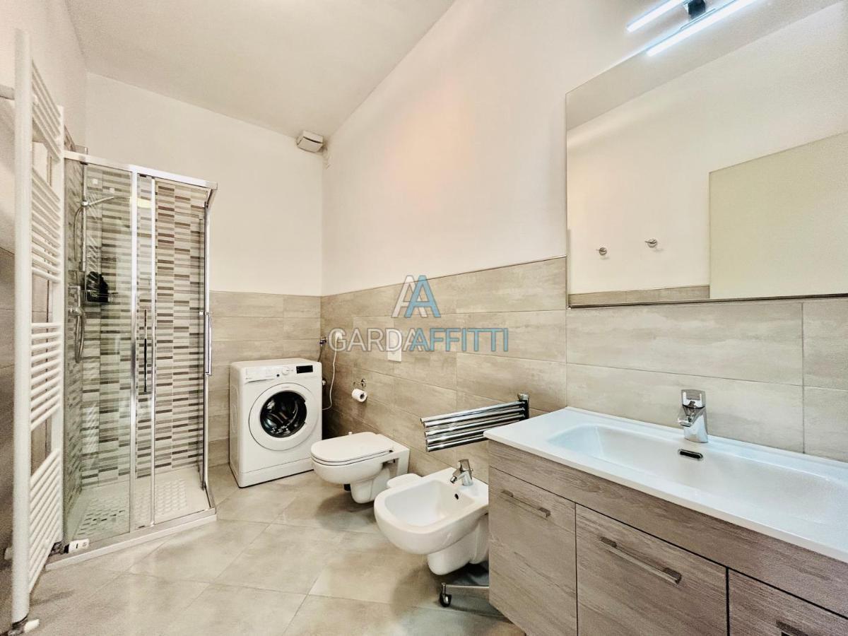 Ares Apartment - Vicino Al Lago Di Garda E Alla Stazione Treno Desenzano del Garda Kültér fotó