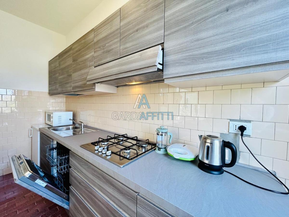 Ares Apartment - Vicino Al Lago Di Garda E Alla Stazione Treno Desenzano del Garda Kültér fotó