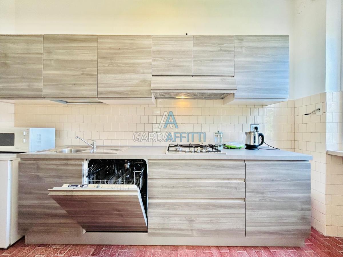 Ares Apartment - Vicino Al Lago Di Garda E Alla Stazione Treno Desenzano del Garda Kültér fotó