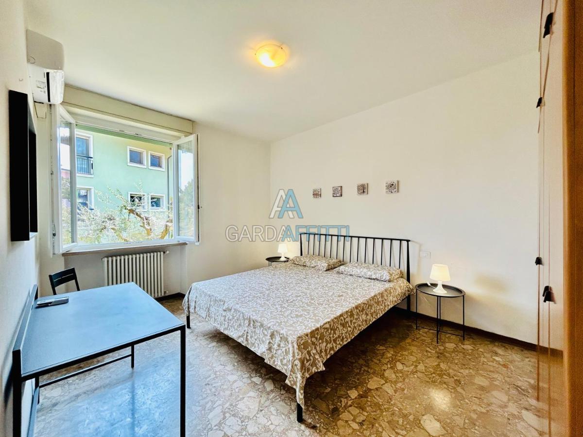 Ares Apartment - Vicino Al Lago Di Garda E Alla Stazione Treno Desenzano del Garda Kültér fotó