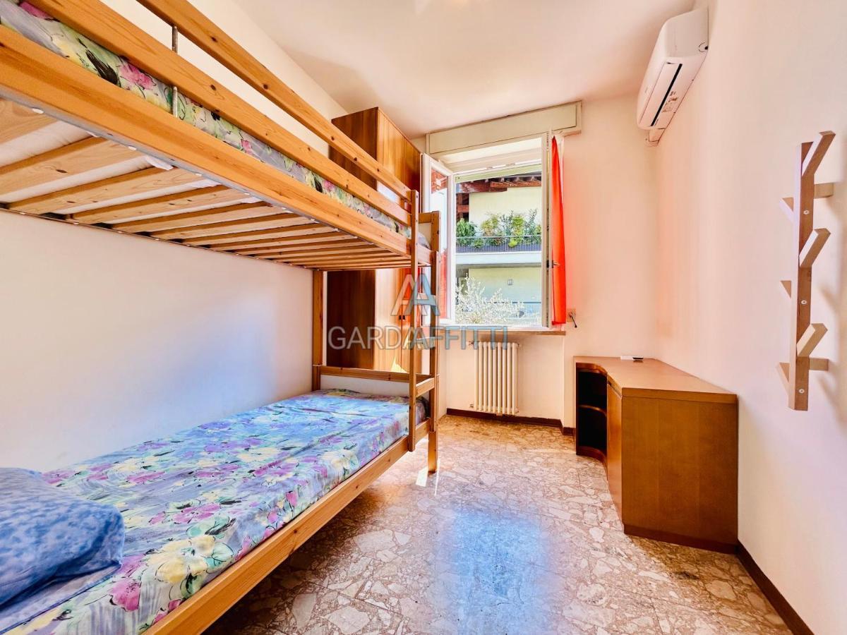 Ares Apartment - Vicino Al Lago Di Garda E Alla Stazione Treno Desenzano del Garda Kültér fotó