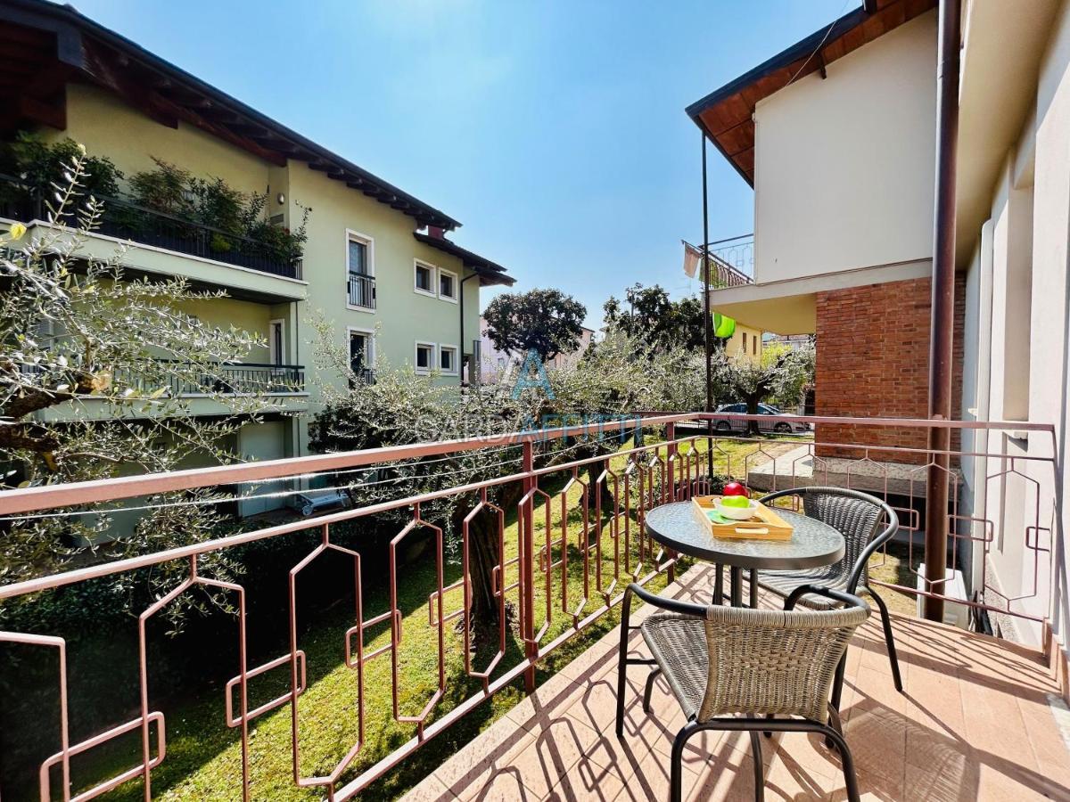 Ares Apartment - Vicino Al Lago Di Garda E Alla Stazione Treno Desenzano del Garda Kültér fotó